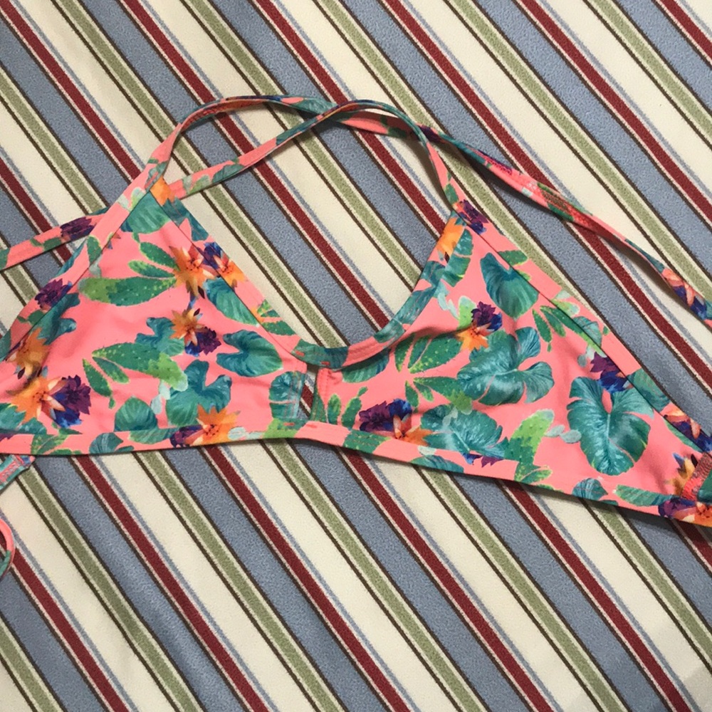 Jolyn Top Beach
